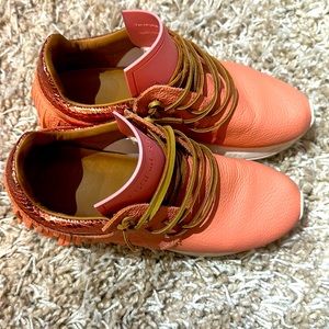 Esseutesse Pink fringe from SculptHouse 37